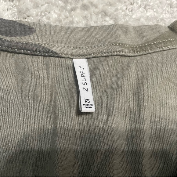 Z Supply Cropped Camo T-Shirt Size XS - Picture 2 of 2